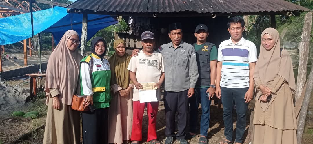 Baznas Enrekang Salurkan Bantuan Perbaikan RUTILAHU di Dua Titik di Desa Botto Mallangga