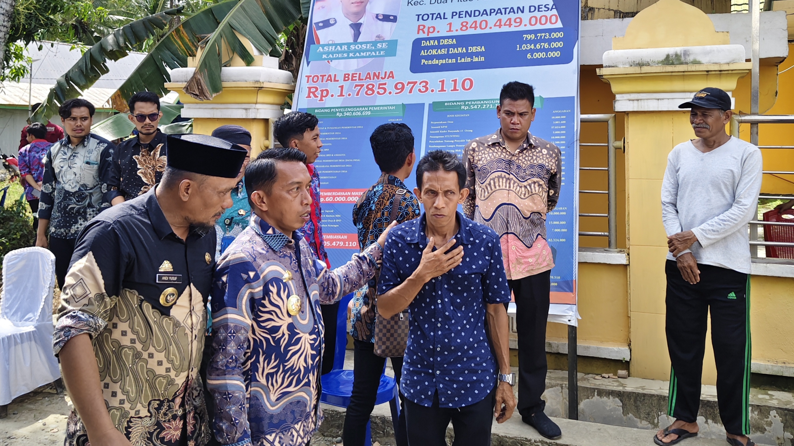 Warga Mengeluh Jalan Rusak di Desa, Bupati: Anggaran Jangan ‘Hilang’ di Meja Kantor