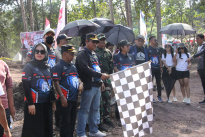 Kapolres Enrekang  Resmi Buka Kejurda Bhayangkara Grasstrack Motocross 2025: Sampaikan Event Ajang Prestasi, Pariwisata, dan Hiburan Masyarakat