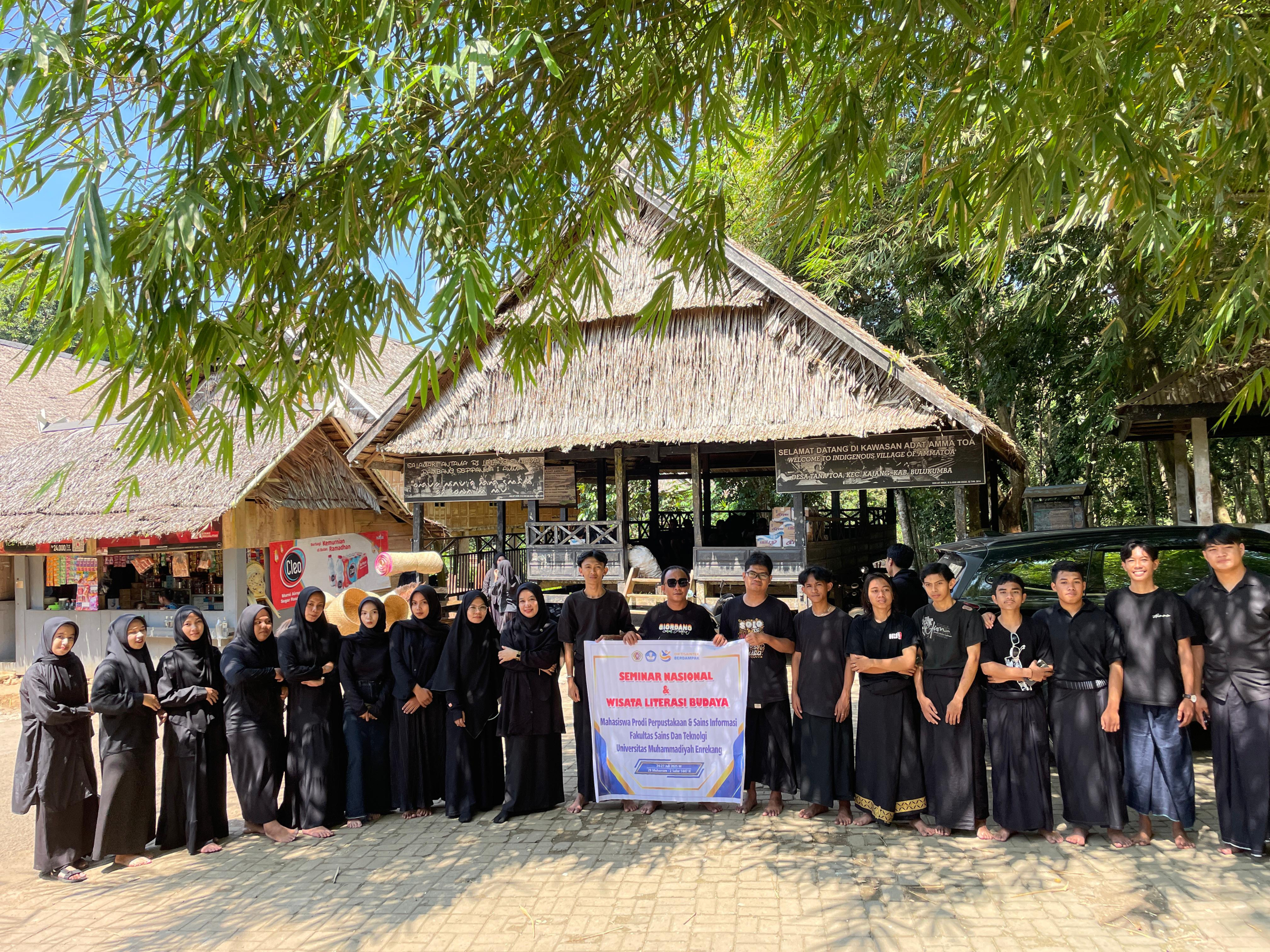 Wisata Berbasis Literasi Budaya: Mahasiswa PSI UNIMEN Kunjungi Kawasan Adat Ammatoa Kajang