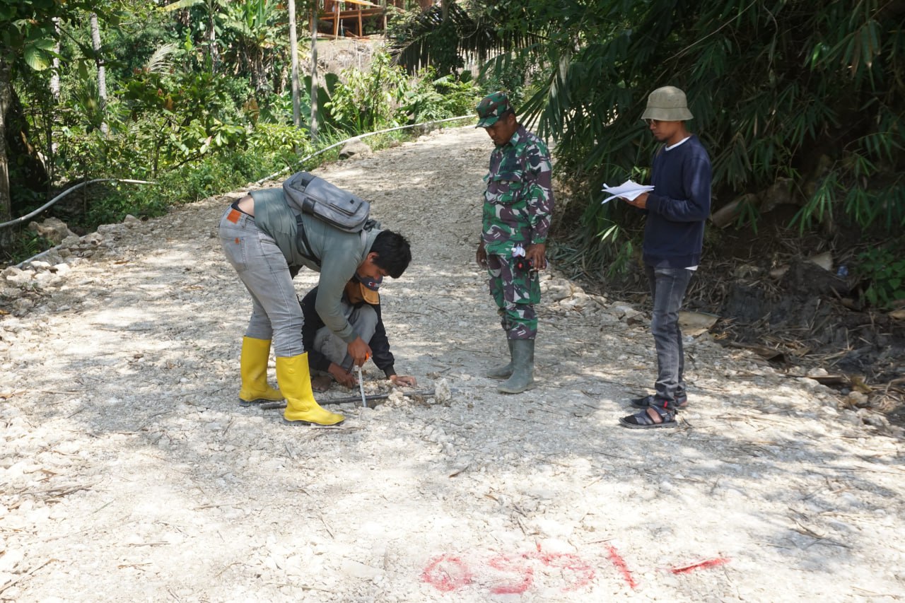 Dinas PU Kabupaten Enrekang Laksanakan Pengecekan serta Pengukuran pada Sasaran Fisik TMMD ke-125 / Kodim 1419 Enrekang.