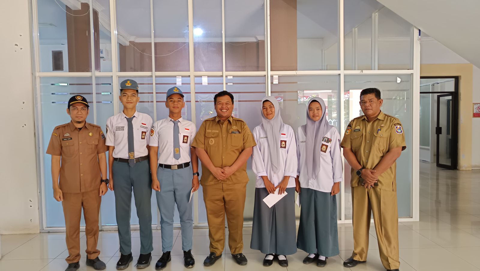 Wakil Bupati Enrekang Melepas Empat Siswa Lolos Seleksi Capaska Tingkat Provinsi SulSel 2025.
