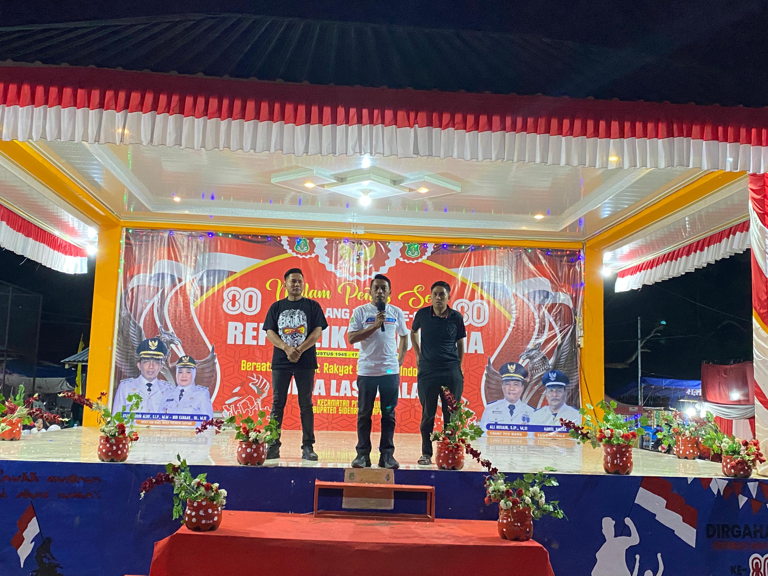 Bupati Syaharuddin Alrif Membaur dengan Warga di Pentas Seni Desa Lasiwala