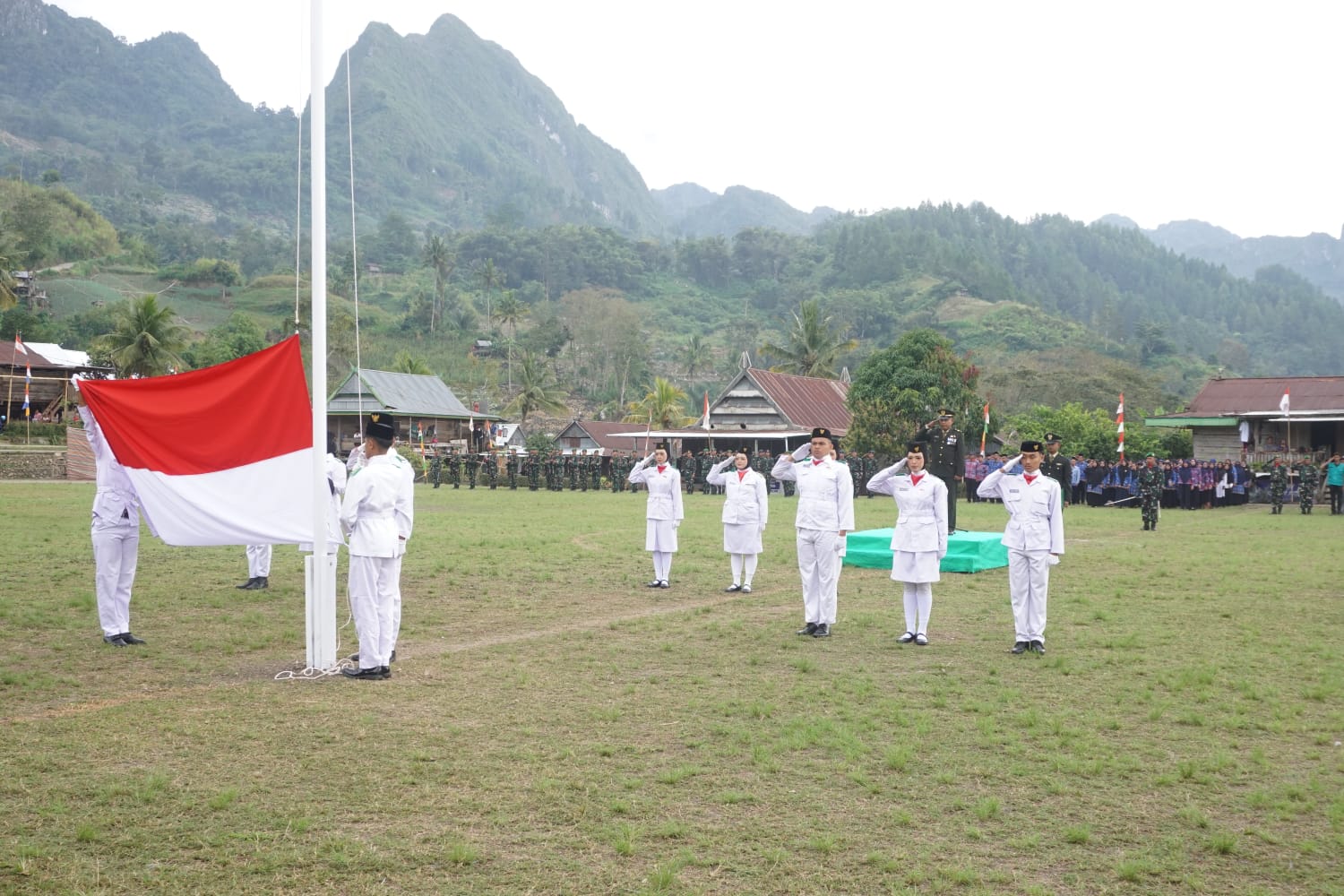 Satgas TMMD 125 Kodim 1419/Enrekang Gelar Upacara Proklamasi Kemerdekaan di Pedalaman