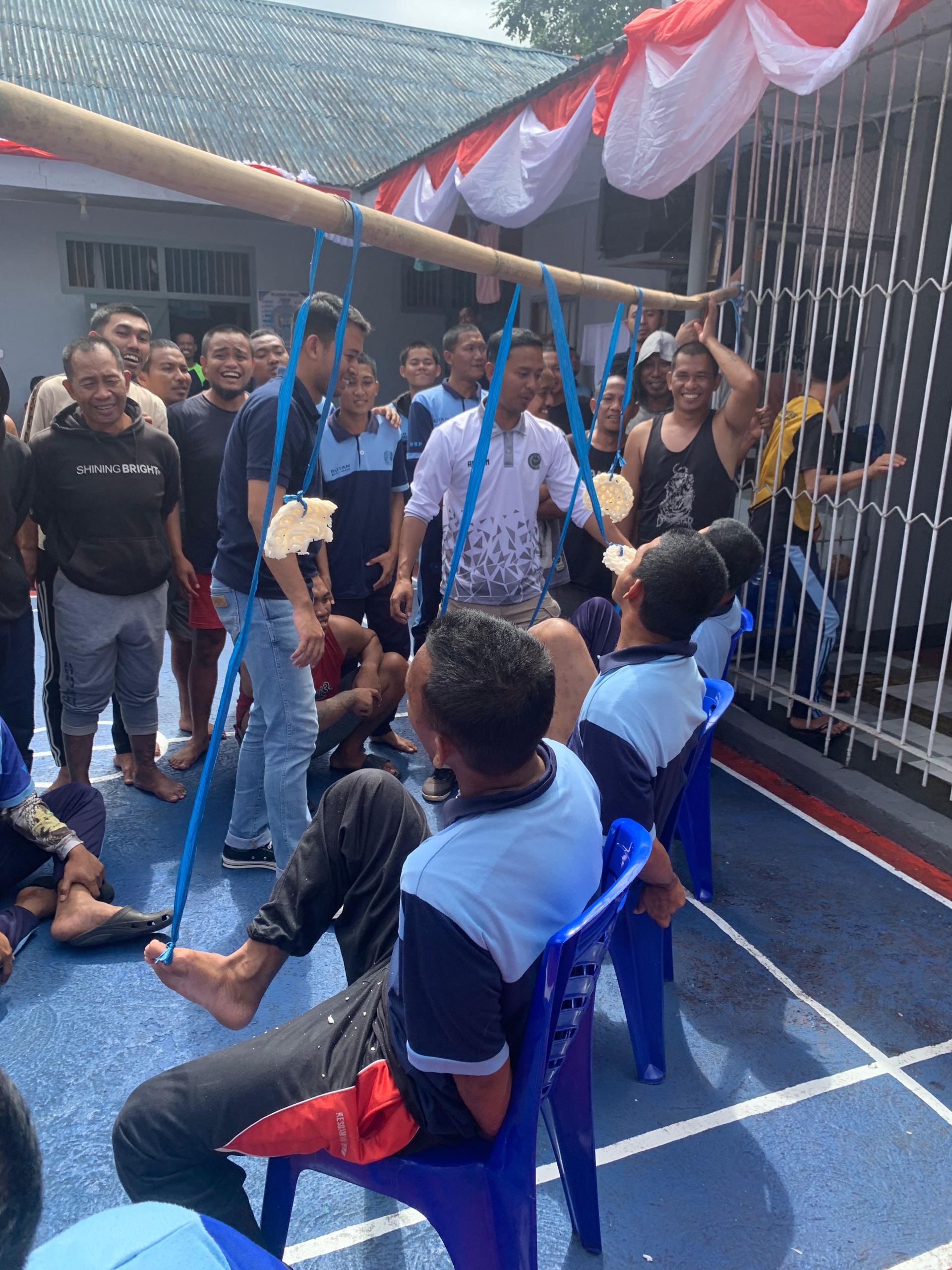 Warga Binaan Rutan Malino Antusias Ikuti Lomba Tradisional HUT RI ke-80