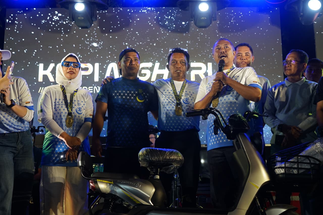 Suasana Penuh Semangat Warnai KNPI Night Run di Sidrap