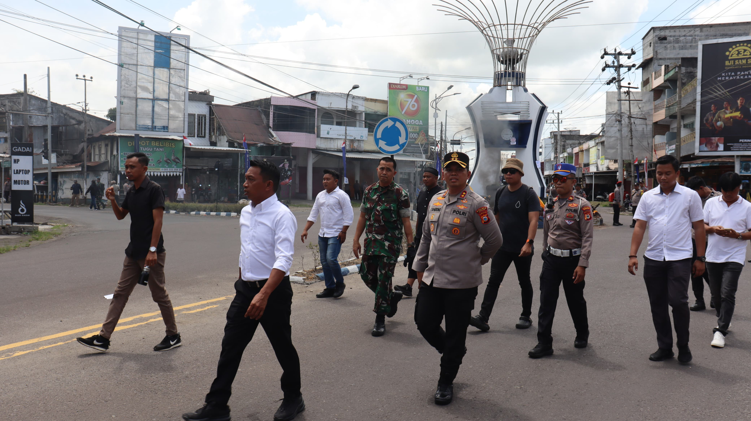 Bupati Dampingi Aksi Unjuk Aliansi Mahasiswa dan Masyarakat, Komitmen Kawal Aspirasi Hingga Pusat