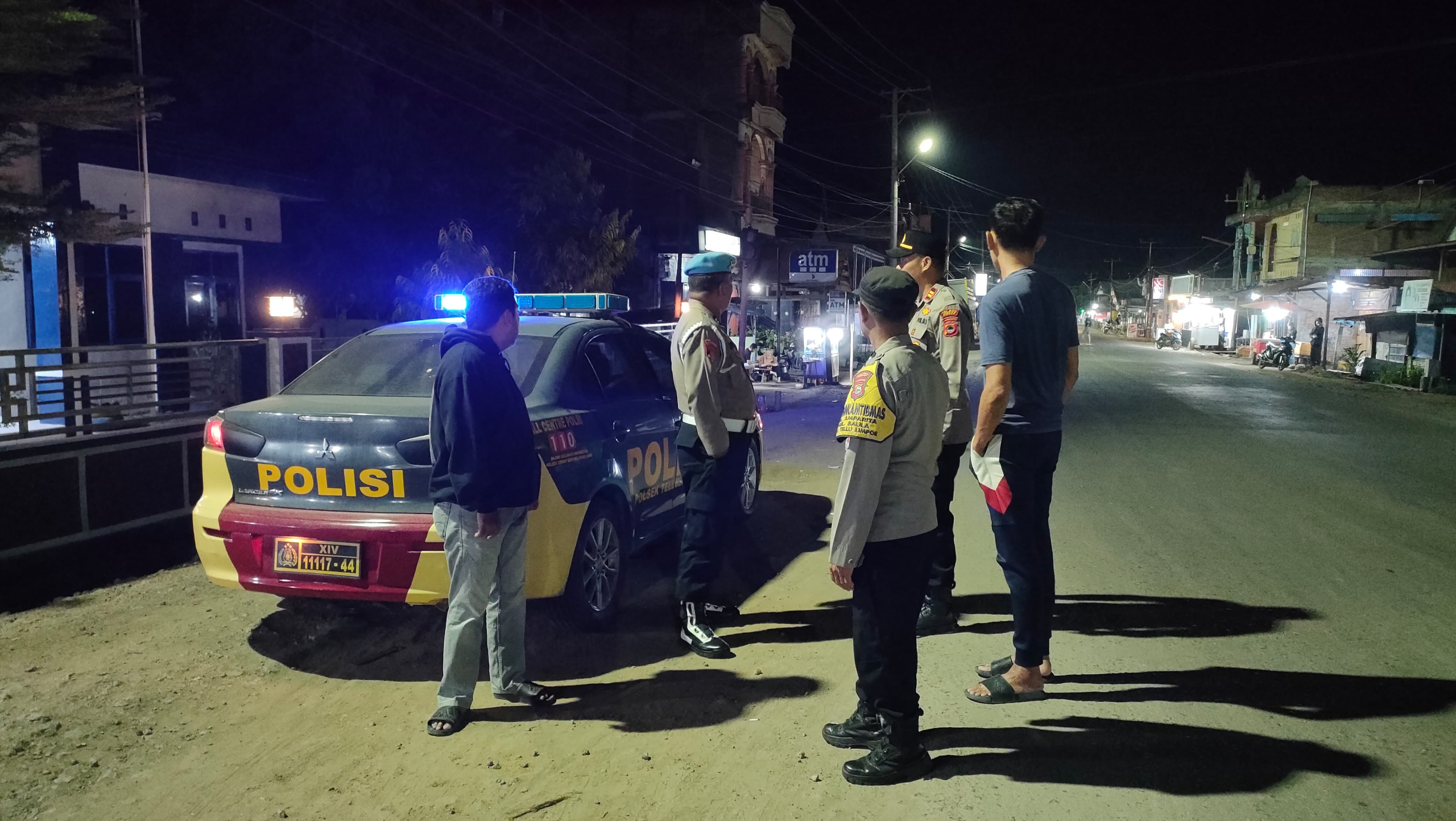 Polsek Tellu Limpoe Intensifkan Patroli Blue Light, Warga Apresiasi Upaya Ciptakan Kamtibmas Kondusif