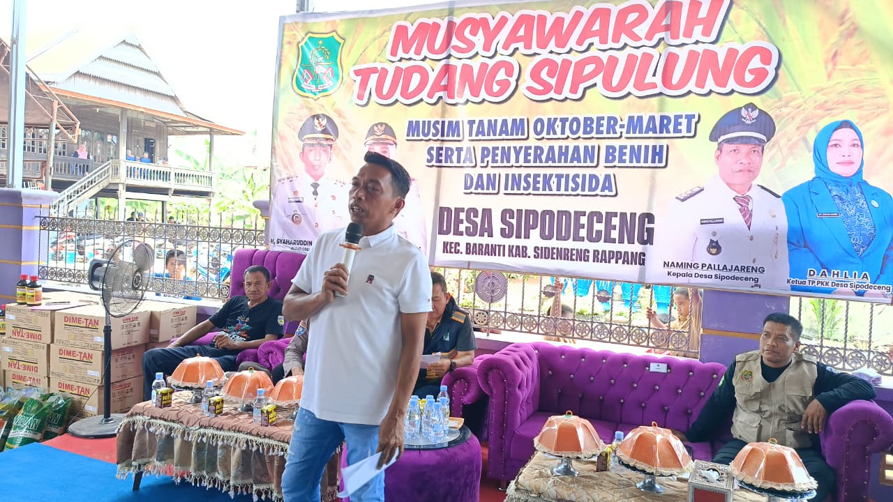 Bupati Syaharuddin Bersama Warga Nikmati Suasana Kekeluargaan di Pesta Panen Sipodeceng