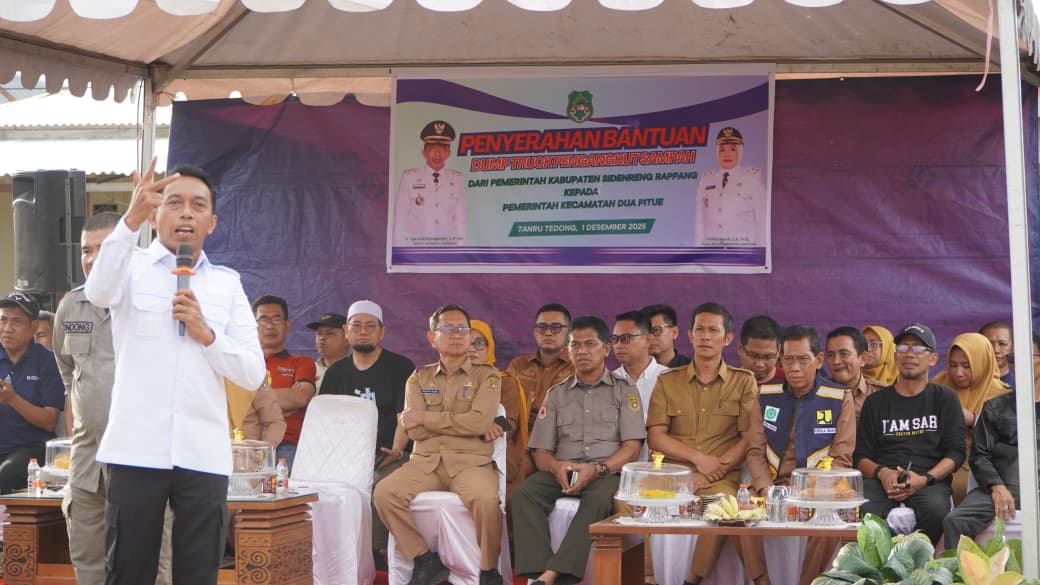 Bupati Syaharuddin Salurkan Truk Sampah untuk Kecamatan Dua Pitue