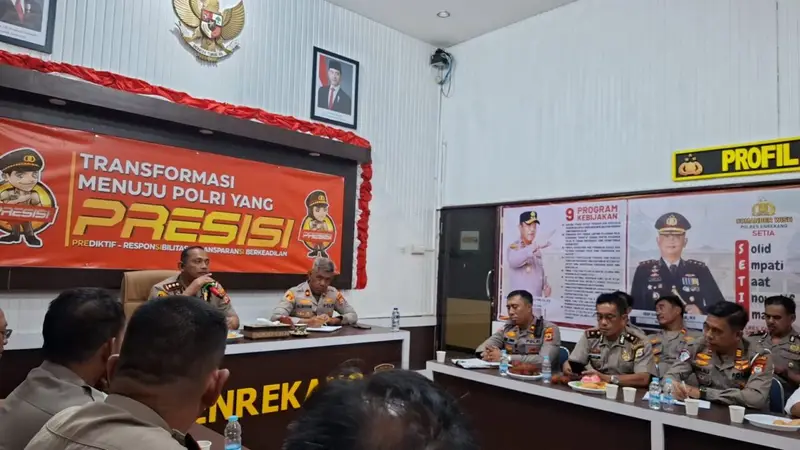 Kapolres Enrekang Tekankan Komitmen Pelayanan Prima dan Kesiapan Personel di Awal Tahun 2026