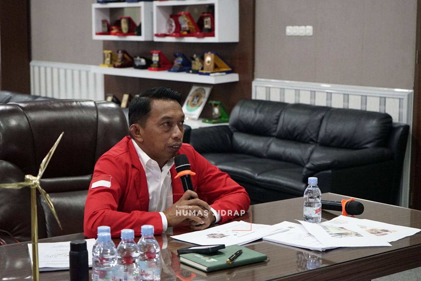 Di Tengah Kesibukan, Bupati Sidrap Syaharuddin Alrif Jalani Seminar Proposal Program Doktor Unhas