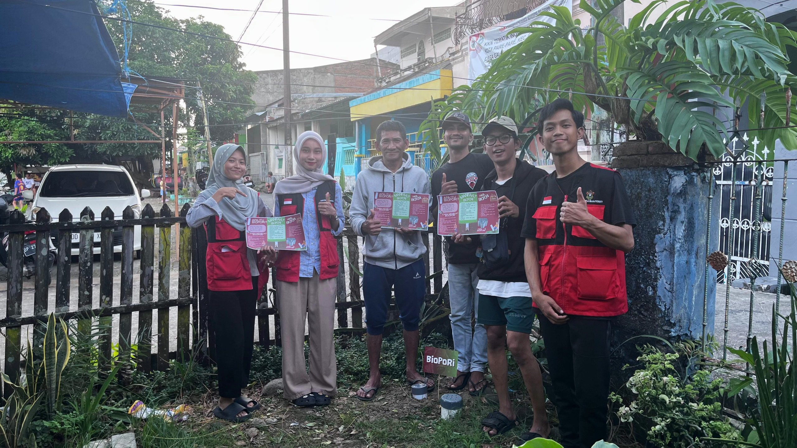 Hadmi Hernisari, Jurusan Agroteknologi, Mahasiswa KKN -T Unhas Gel 115 Terapkan Biopori, Solusi Resapan Air dan Pengelolaan Sampah Organik di Kelurahan galung maloang