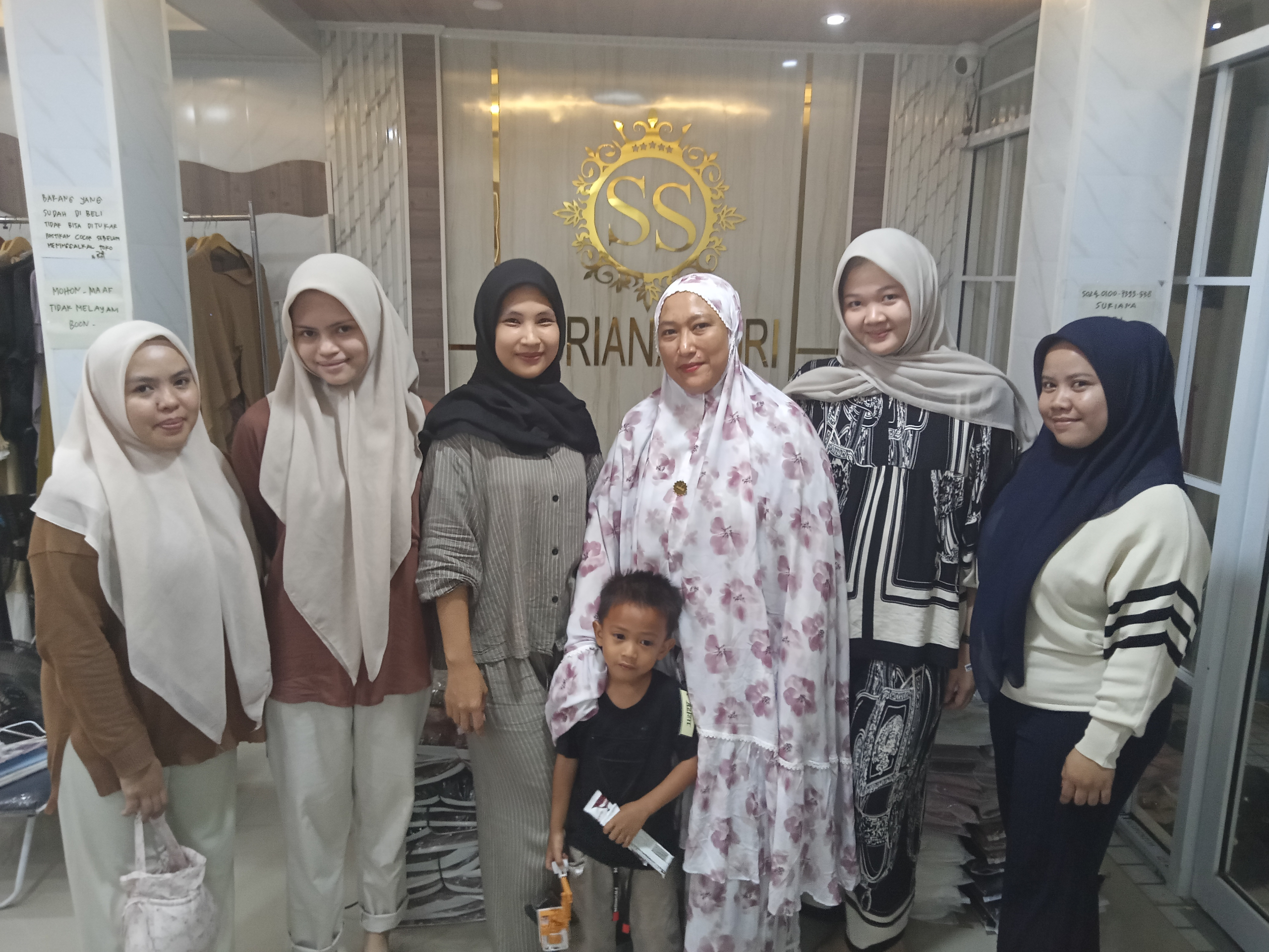SURIANA SURI (SS) Jual Beragam Mukenah dan Gamis Cantik Modern 