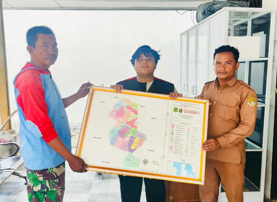 Gerald Febry Christofer Mahasiswa KKN-T Gel, 115 Unhas Laksanakan Pemetaan, Pengembangan sektor pertanian berbasis data di Desa Aka Akae