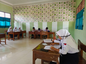 Bulan Puasa Tak Jadi Penghalang, Siswa Tetap Semangat Belajar di SMPN 2 Watang Sidenreng