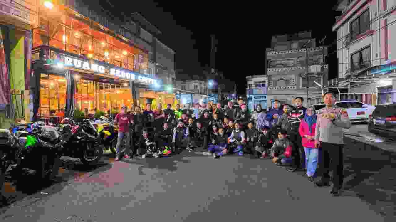 Turing Ramadan KSRC: 60 Rider Sidrap Gas ke Parepare, Bukber Hangat di Pantai Matras