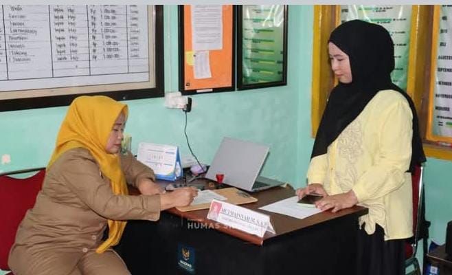 Wakil Bupati Sidrap Bersama Keluarga Tunaikan Zakat di Kantor Baznas Sidrap