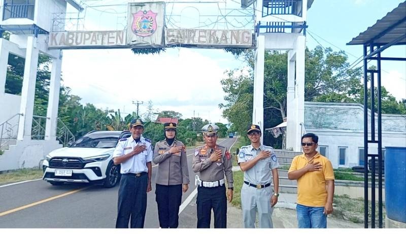 Satlantas Polres Enrekang Sambut Pemudik di Perbatasan Wilayah, Berikan Layanan Informasi Mudik dalam Ops Ketupat Pallawa 2026