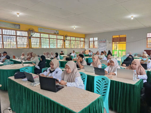 Tingkatkan Efisiensi Tata Kelola Dokumen, Kominfo Sidrap Sosialisasikan Aplikasi Srikandi ke Operator SMP