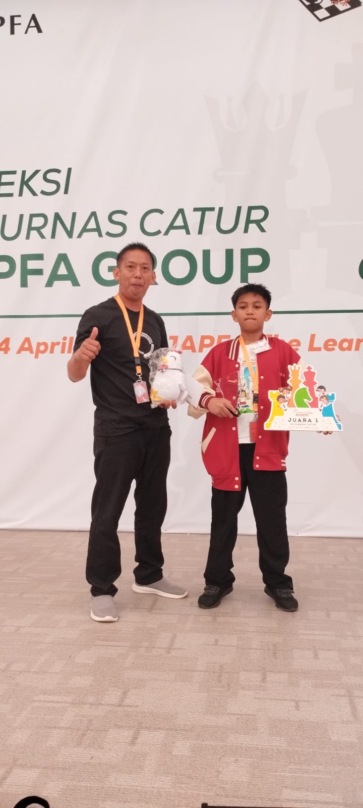 Siswa SD Asal Maiwa Enrekang Raih Juara 1 Nasional Turnamen Catur JAPFA 2026