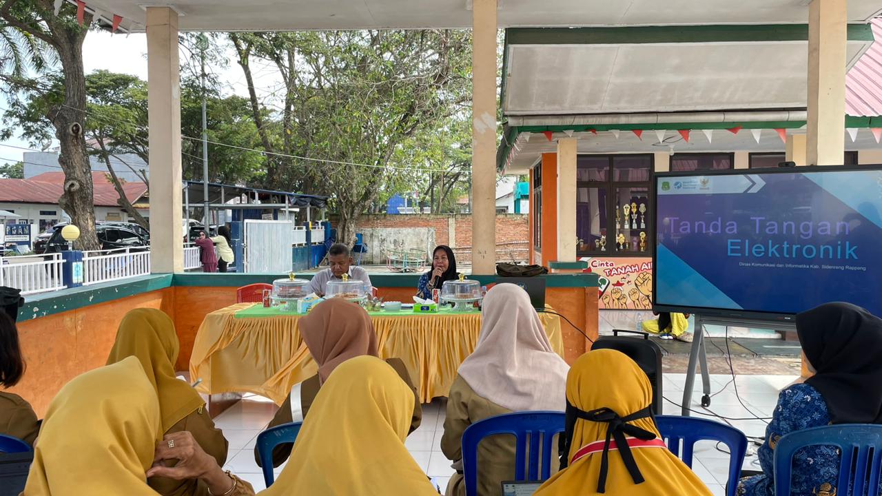 Percepat Digitalisasi Layanan, Diskominfo Sidrap Perluas Penerapan TTE bagi Kepala PAUD di Tiga Kecamatan