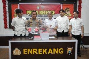 Unit Tipidkor Polres Enrekang Gelar Konferensi Pers: Kasus Korupsi Program BPNT Ta 2019–2020 Dinyatakan P-21, Tsk dan BB Segera Dilimpahkan ke Kejari Enrekang