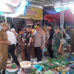 Kapolres Enrekang Bersama Forkopimda Gelar Operasi Pasar Jelang Idul Adha 1447 H, Jaga Stabilitas Harga Bapokting