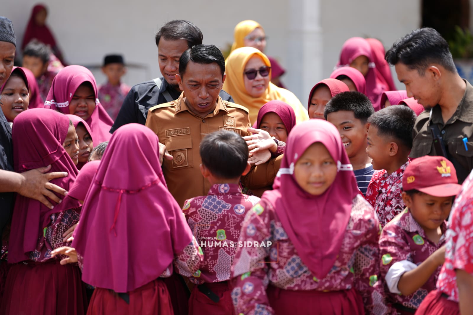 Momentum Keakraban Bupati Sidrap dengan Siswa SDN 1 Rijang Panua