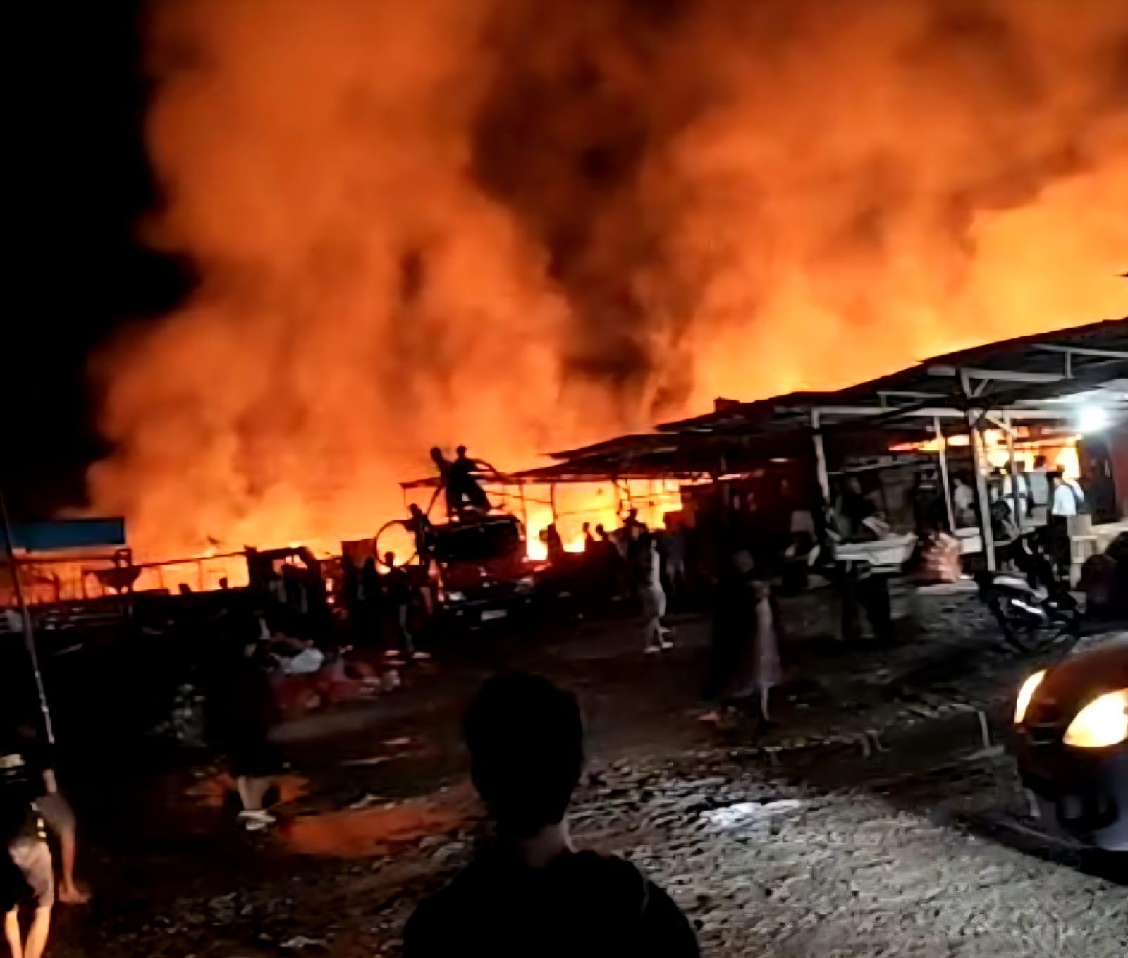 9 Kios di Pasar Agro Sumillan, Hangus Terbakar Nilai Kerugian ratusan Juta Rupiah