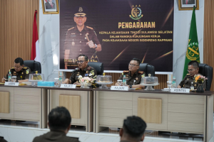 Kunjungi Kejari Sidrap, Kajati Sulsel Instruksikan Penataan Arsip Digital dan Penguatan Integritas Pegawai
