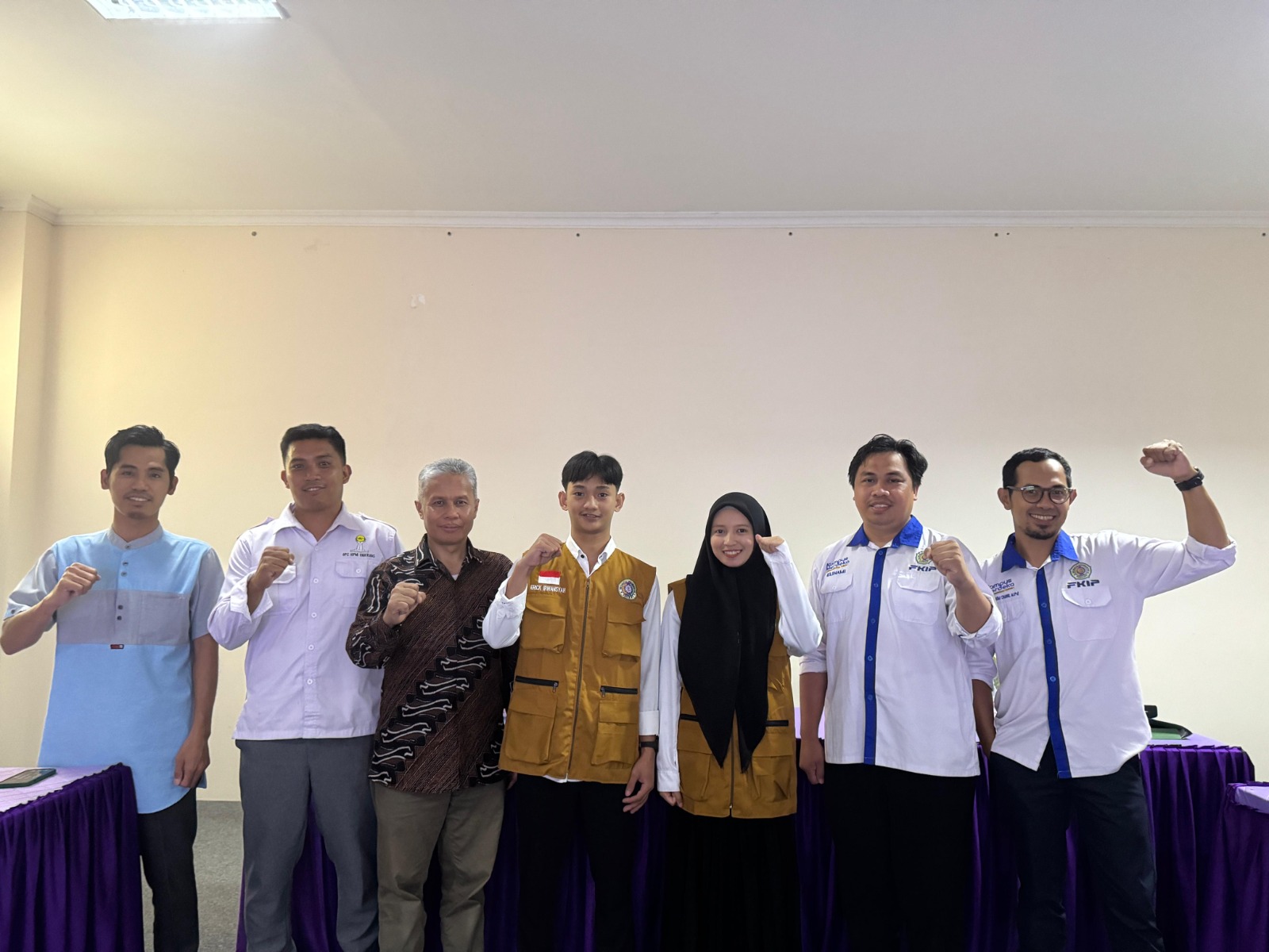 UNIMEN Berangkatkan 7 Mahasiswa Ikuti Magang/KKN Internasional di Thailand
