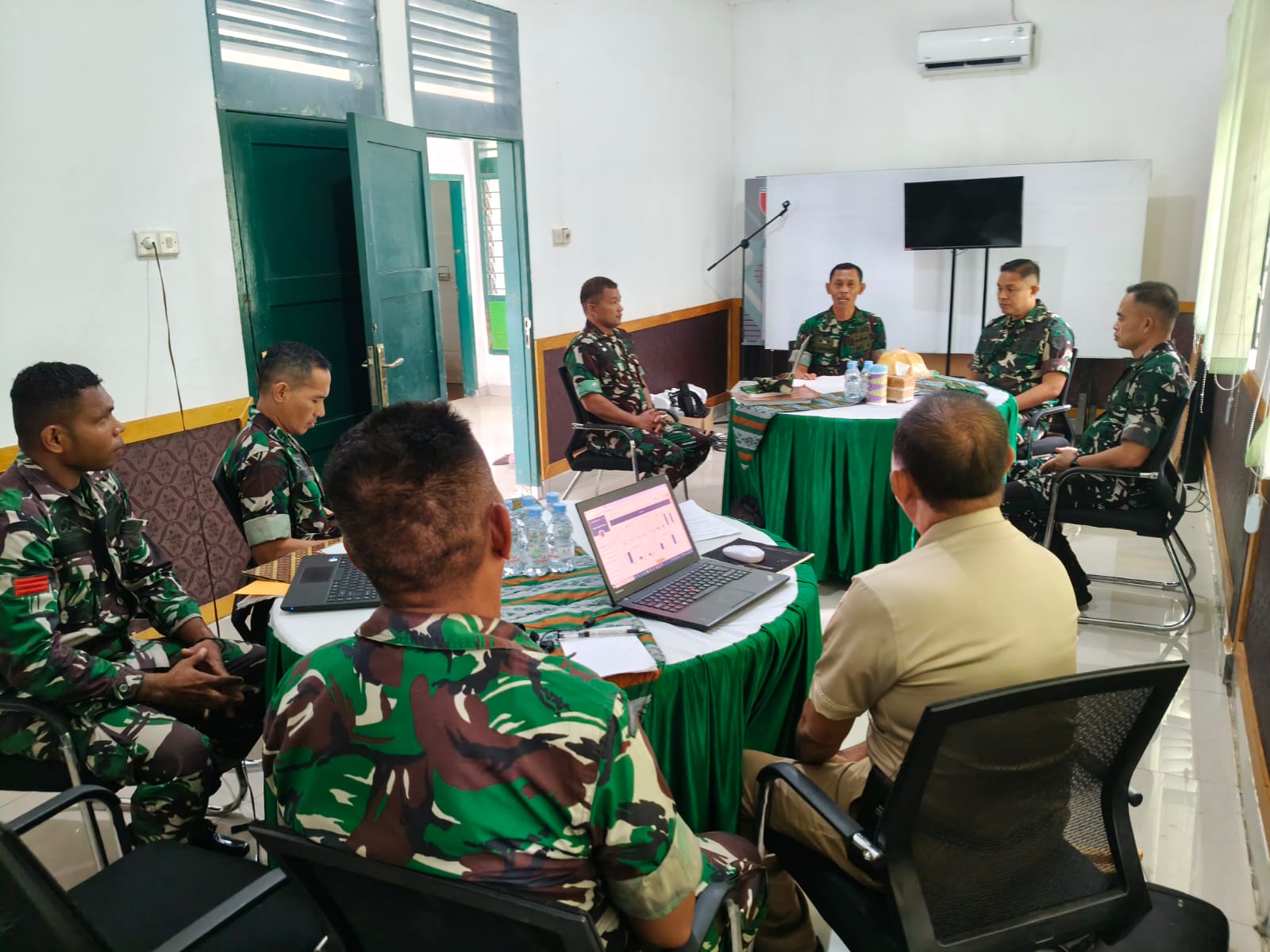 Staf Personel dan Logistik Kodim 1419/Enrekang Terima Kunjungan Kerja Tim Infolahtadam XIV/Hasanuddin
