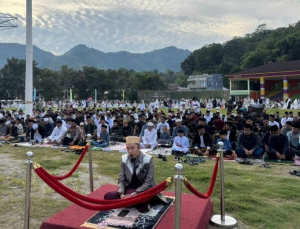Kapolres Enrekang Laksanakan Sholat Idul Adha 1447 H Bersama Ribuan Jamaah di Lapangan Abubakar Lambogo