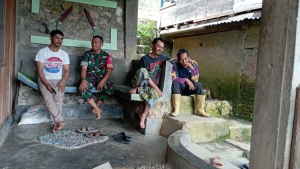 Babinsa Buntu Mondong Laksanakan Pemantauan Wilayah dan Komsos, Imbau Warga Waspadai Bahaya Kebakaran