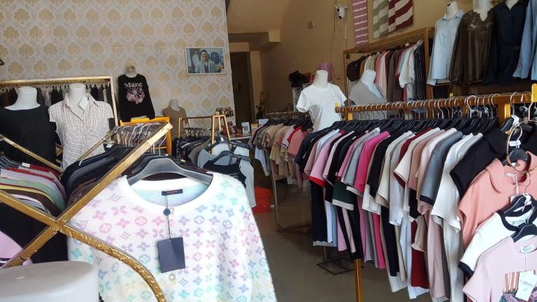Evhy Boutique Hadirkan Berbagai Pakaian Import Berkualitas di Sidrap, Fashion Bangkok dan Cina