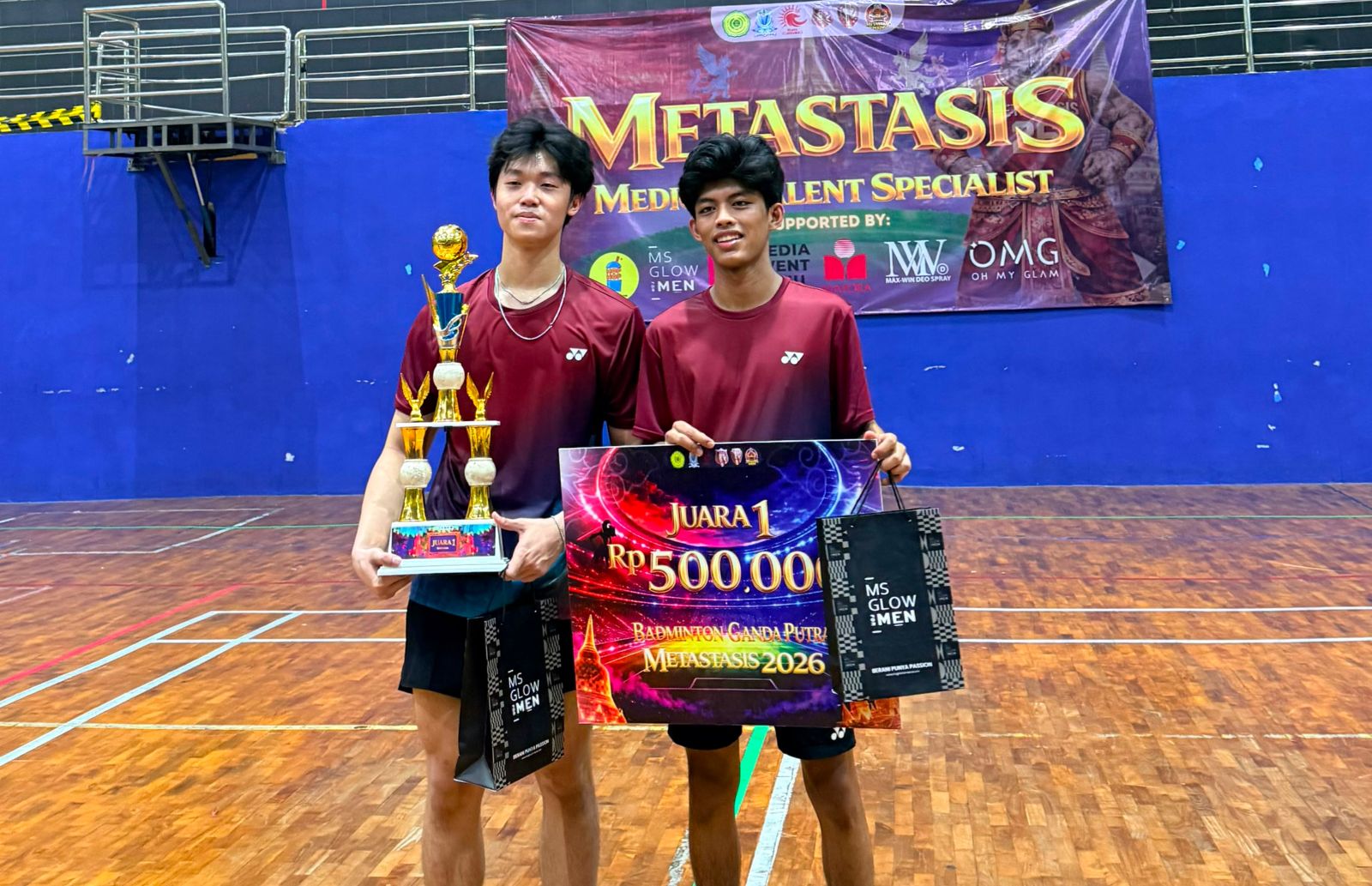 Mahasiswa FK Unhas Asal Enrekang Raih Juara 1 Badminton Ganda Putra Nasiona