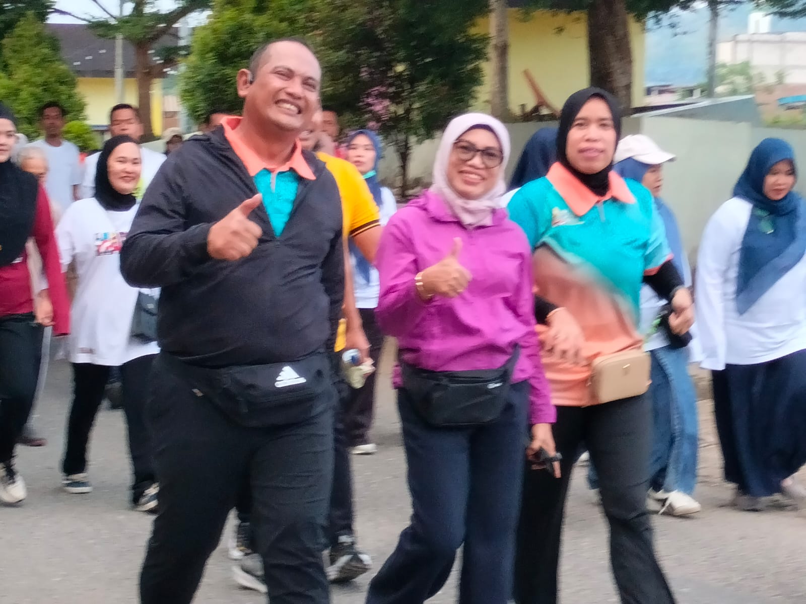 Jalan Santai Semarakkan HUT Bhayangkara ke-80 Tingkat Polres Enrekang, Ribuan Masyarakat Hadir Rayakan Semangat Pengabdian Polri