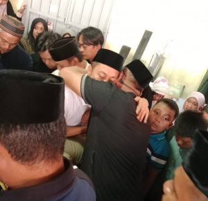 Kapolres Enrekang Beserta Jajarannya Melayat Dan Sampaikan Duka Cita Atas Meninggalnya Ibunda Bupati Enrekang