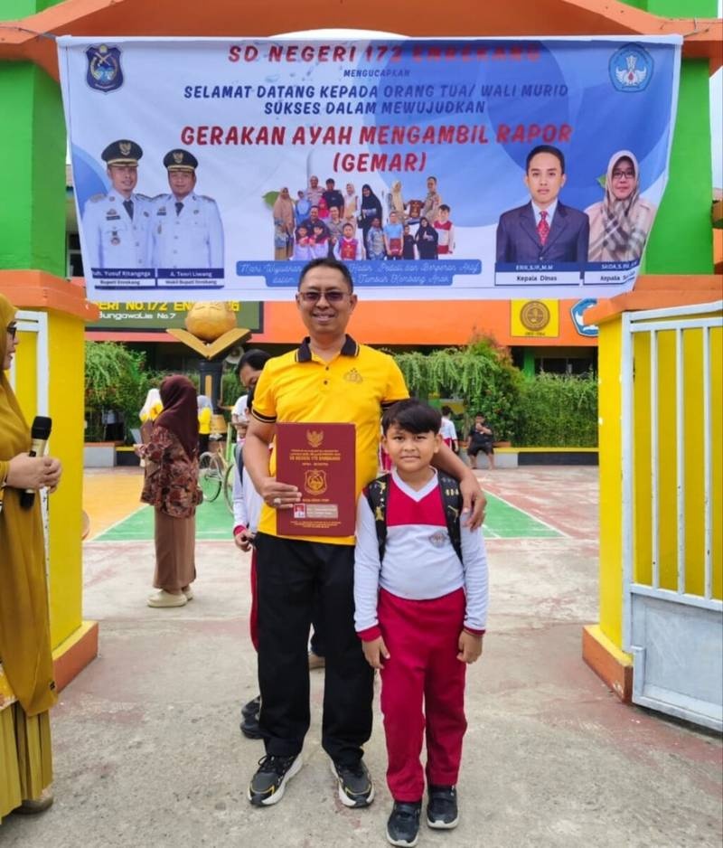 Kabag SDM Polres Enrekang Dukung Gerakan Ayah Mengambil Rapor (GEMAR), Perkuat Keterlibatan Ayah dalam Pendidikan Anak
