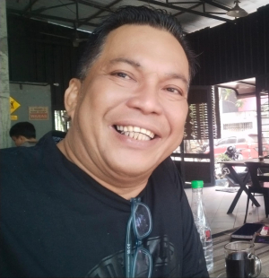 Ji Adhy, Ketua SMSI Sidrap, Dukung Timnas Inggris di Piala Dunia 2026