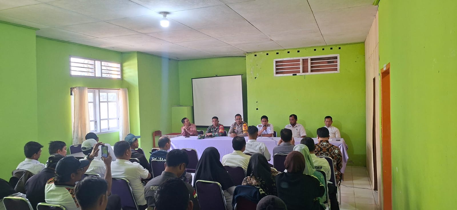 Babinsa Koramil 1419-04/Alla Hadiri Rapat Pembentukan Panitia HUT ke-81 Kemerdekaan RI