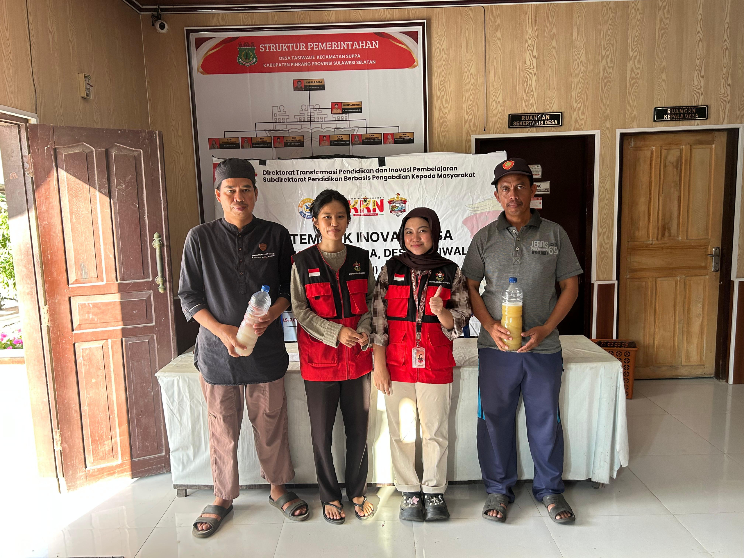 Nurhayati Mahasiswa KKN-T 116 UNHAS Gelar Pelatihan Pembuatan Photosynthetic Bacteria (PSB) sebagai Pupuk Alami Ramah Lingkungan