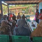 Sahara Mahasiswa KKN-T Inovasi Desa 116 Unhas Gelar Demonstrasi Pembuatan Pupuk Organik Cair dari Sabut Kelapa di Kelurahan Watang Suppa