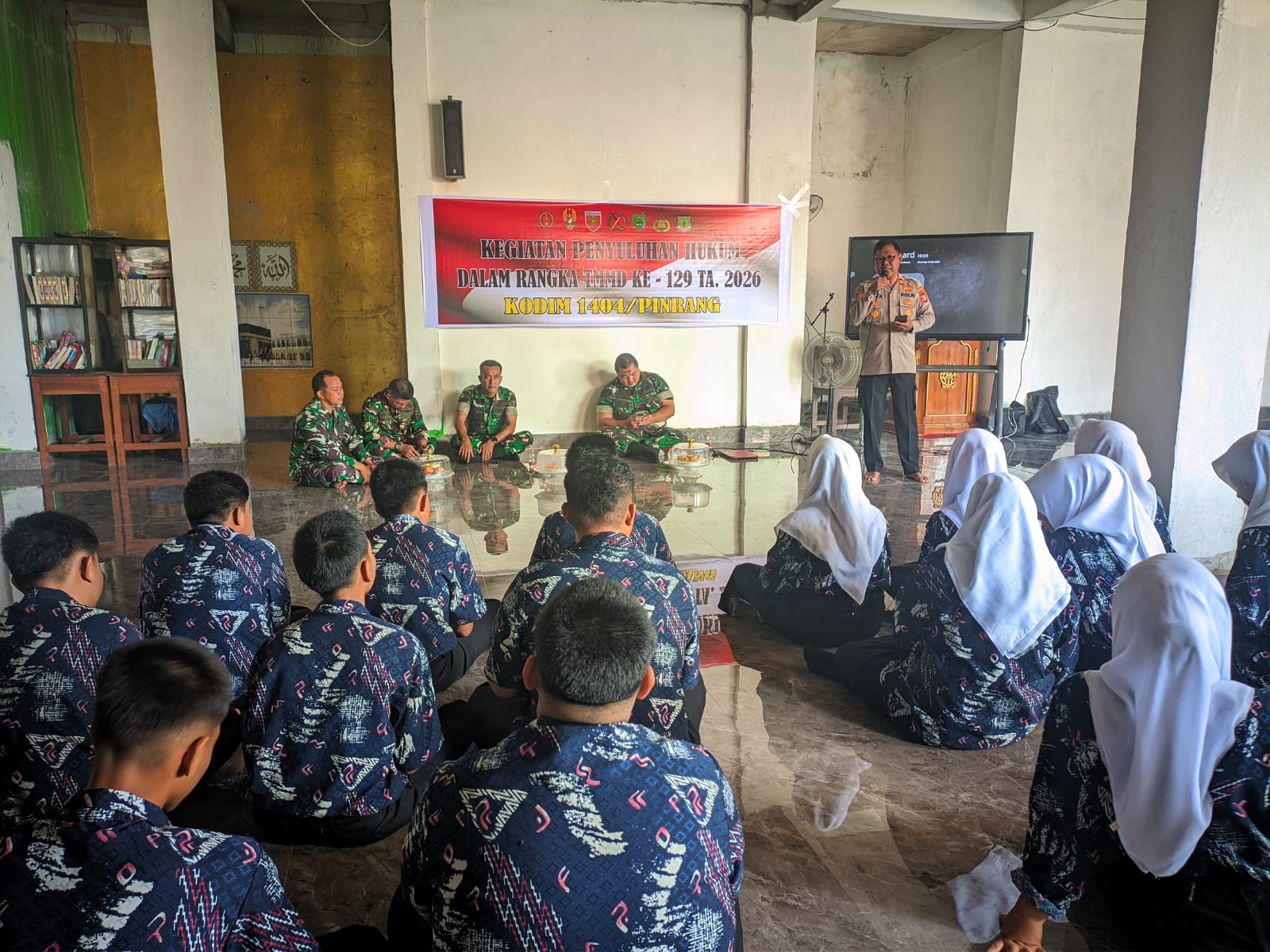 TMMD Ke-129 Kodim 1404/Pintang Tak Sekadar Bangun Infrastruktur, Satgas Tanamkan Budaya Sadar Hukum