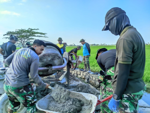 Energi Kebersamaan Satgas TMMD Ke-129 Kian Membara di Tengah Percepatan Pembangunan