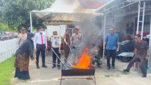 Kapolres Enrekang Hadiri Pemusnahan Barang Bukti Inkracht, Wujud Sinergi Penegak Hukum di Enrekang