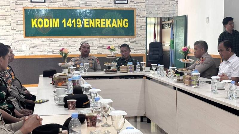 Kapolres Enrekang Jalin Silaturahmi dengan Dandim 1419/Enrekang, Perkuat Sinergitas TNI–Polri