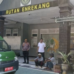 Personel Polsek Maiwa dan Polres Enrekang Laksanakan Pengamanan Pengawalan Warga AMPU.