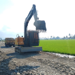Armada Truk dan Excavator Diterjunkan Genjot Progres Penyelesaian Sasaran Fisik TMMD Ke-129 Kodim 1404/Pinrang